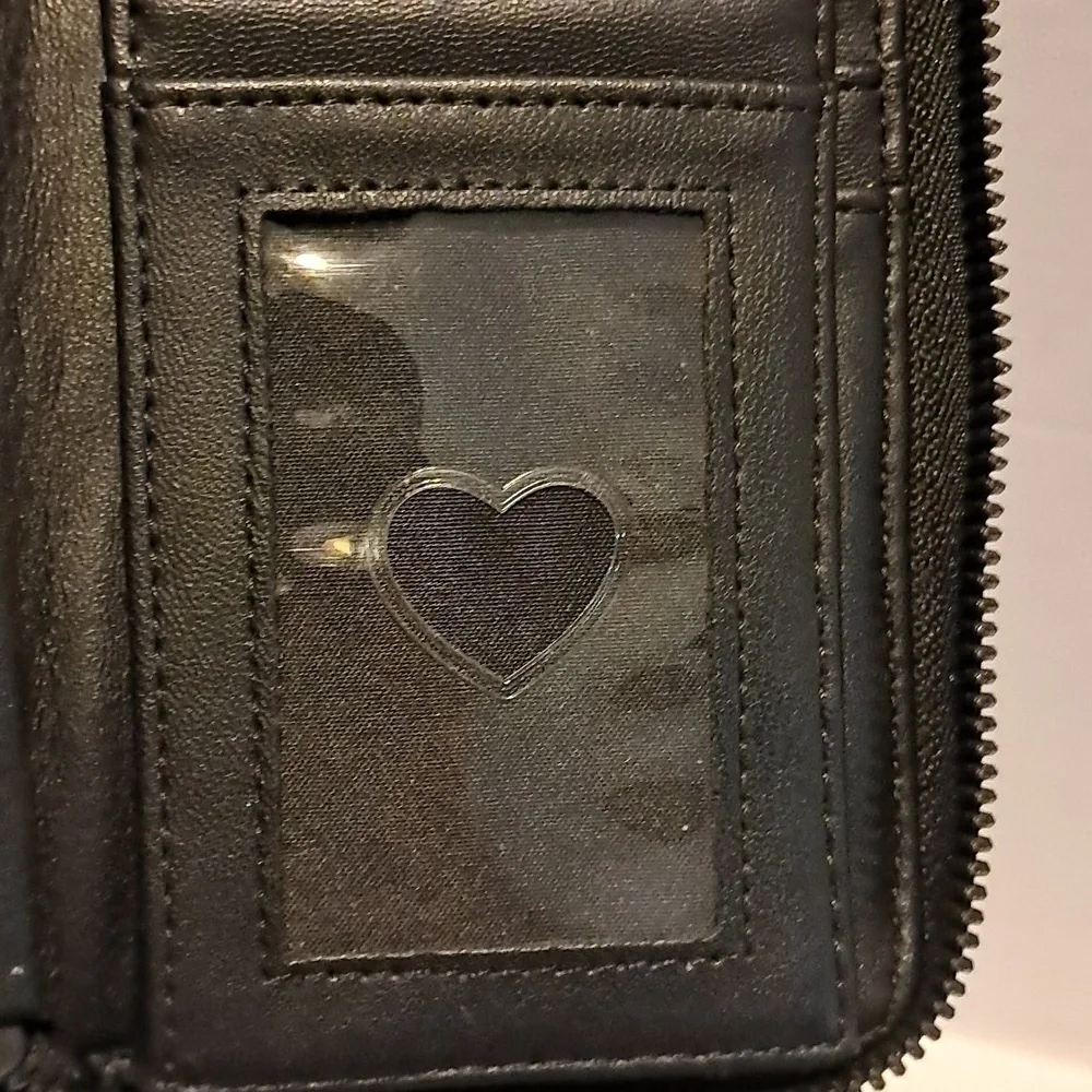 Betsey Johnson XOKARA‎ Zip Around Wallet Quilted Black Embossed Hearts NWOT